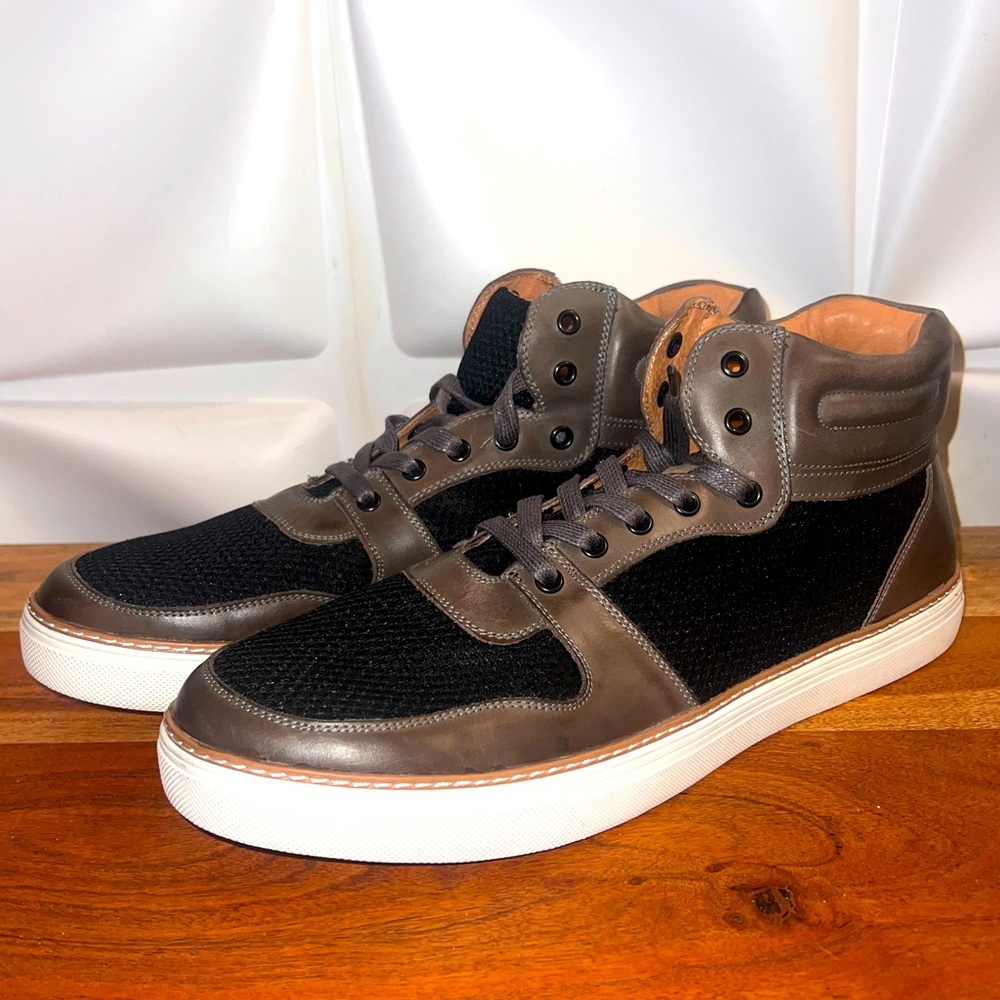New pair of English Laundry Men's Sneaker